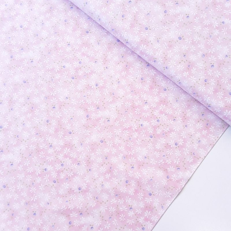 Tela patchwork Florecitas fondo rosa