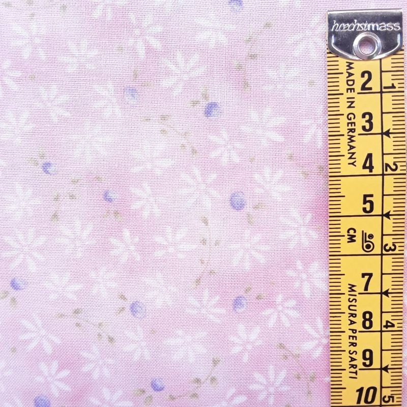 Tela patchwork Florecitas fondo rosa
