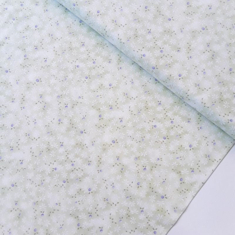 Tela patchwork Florecitas fondo verde