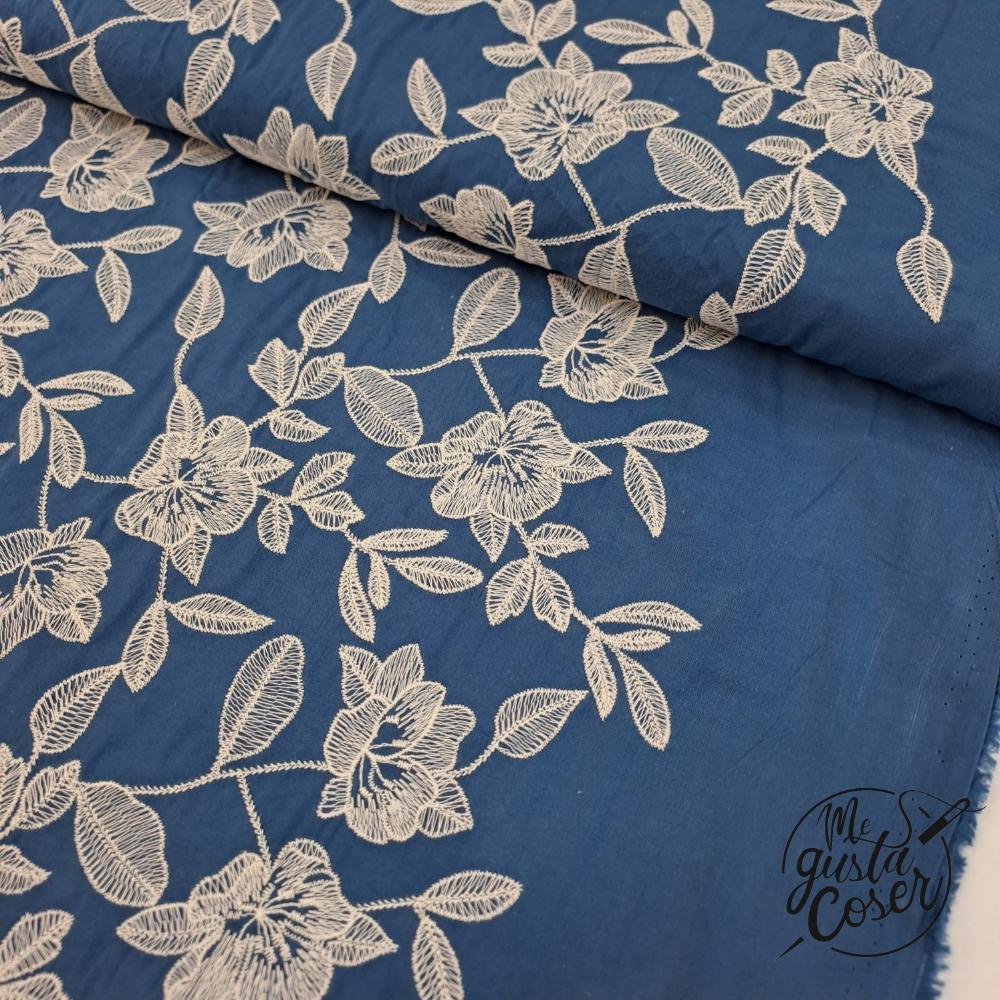 Tela voile de algodón bordado azul denim Embroidery Jeans & White de Katia