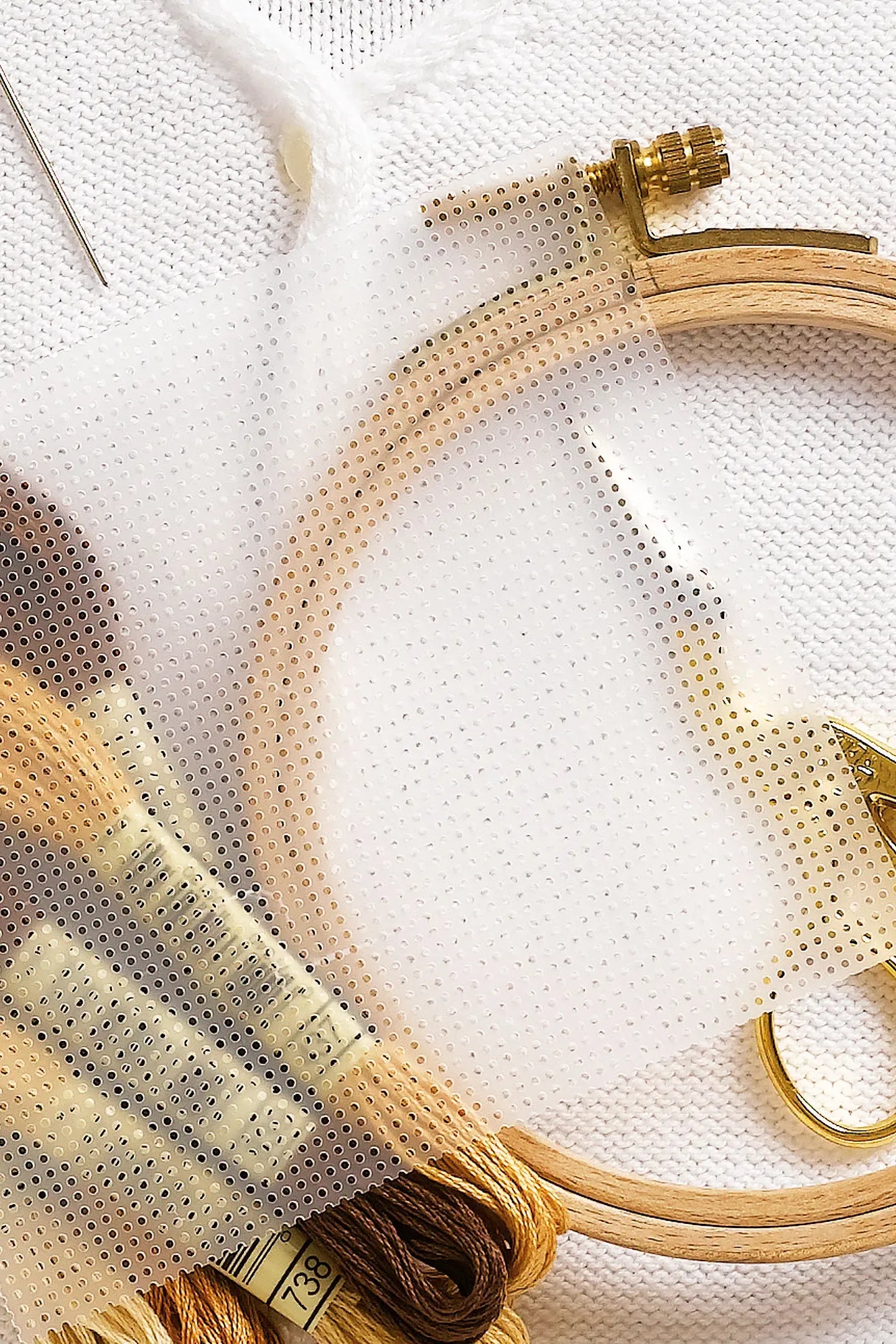 Soluble embroidery fabric