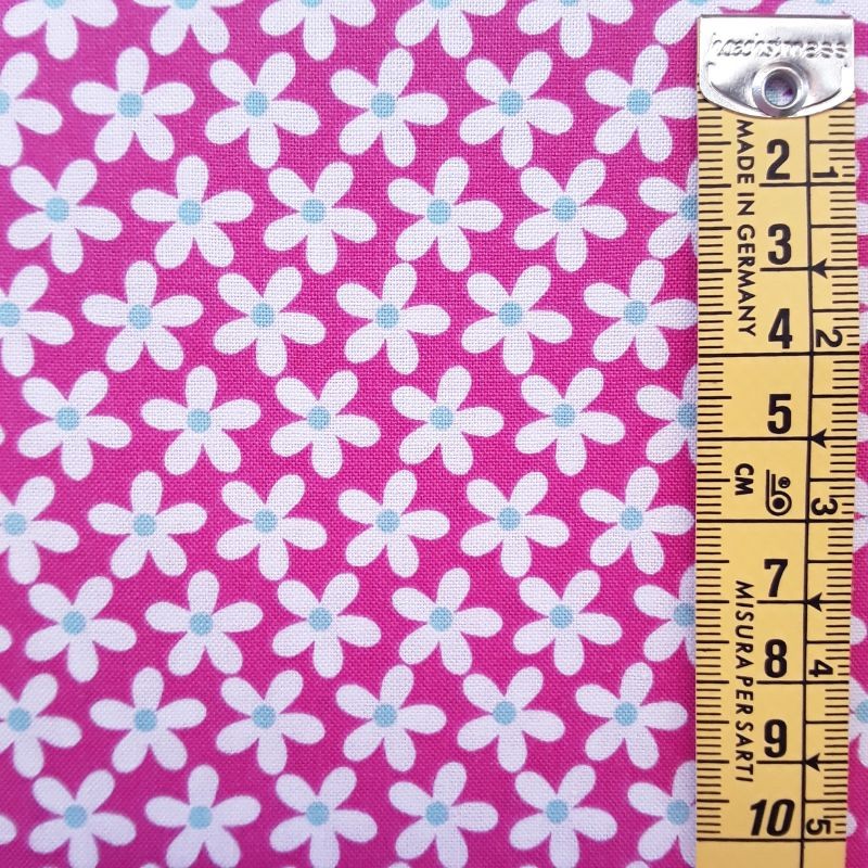 Tela patchwork estampado floral fondo fucsia